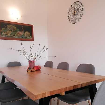 Vila Dubravka - Schoen Und Komfortabel Inmitten Von Olivenbaeumen Und Weinbergen Mit Whirlpool Valtura Exterior photo