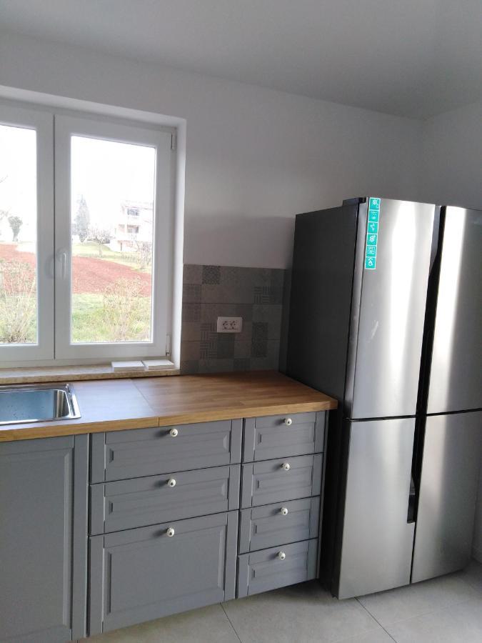 Vila Dubravka - Schoen Und Komfortabel Inmitten Von Olivenbaeumen Und Weinbergen Mit Whirlpool Valtura Exterior photo