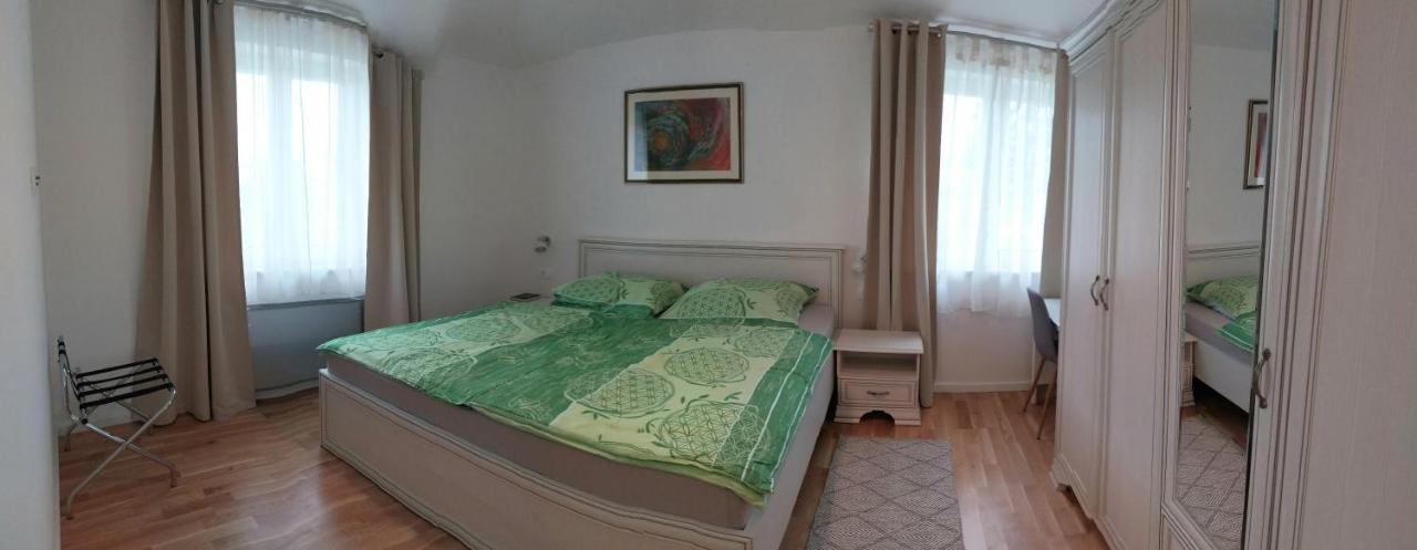 Vila Dubravka - Schoen Und Komfortabel Inmitten Von Olivenbaeumen Und Weinbergen Mit Whirlpool Valtura Exterior photo