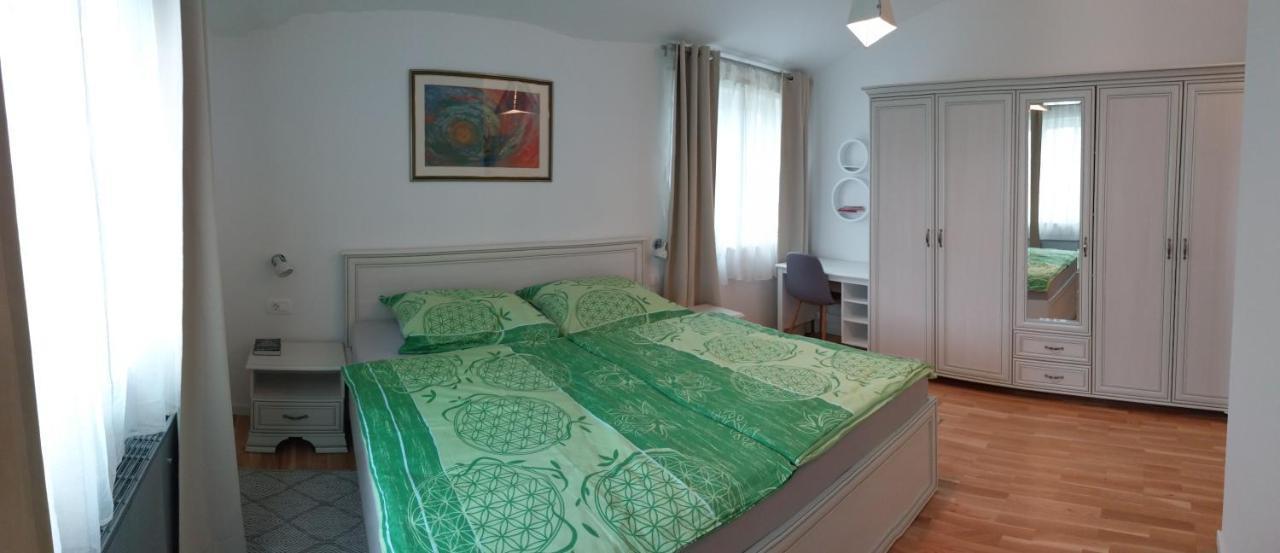 Vila Dubravka - Schoen Und Komfortabel Inmitten Von Olivenbaeumen Und Weinbergen Mit Whirlpool Valtura Exterior photo