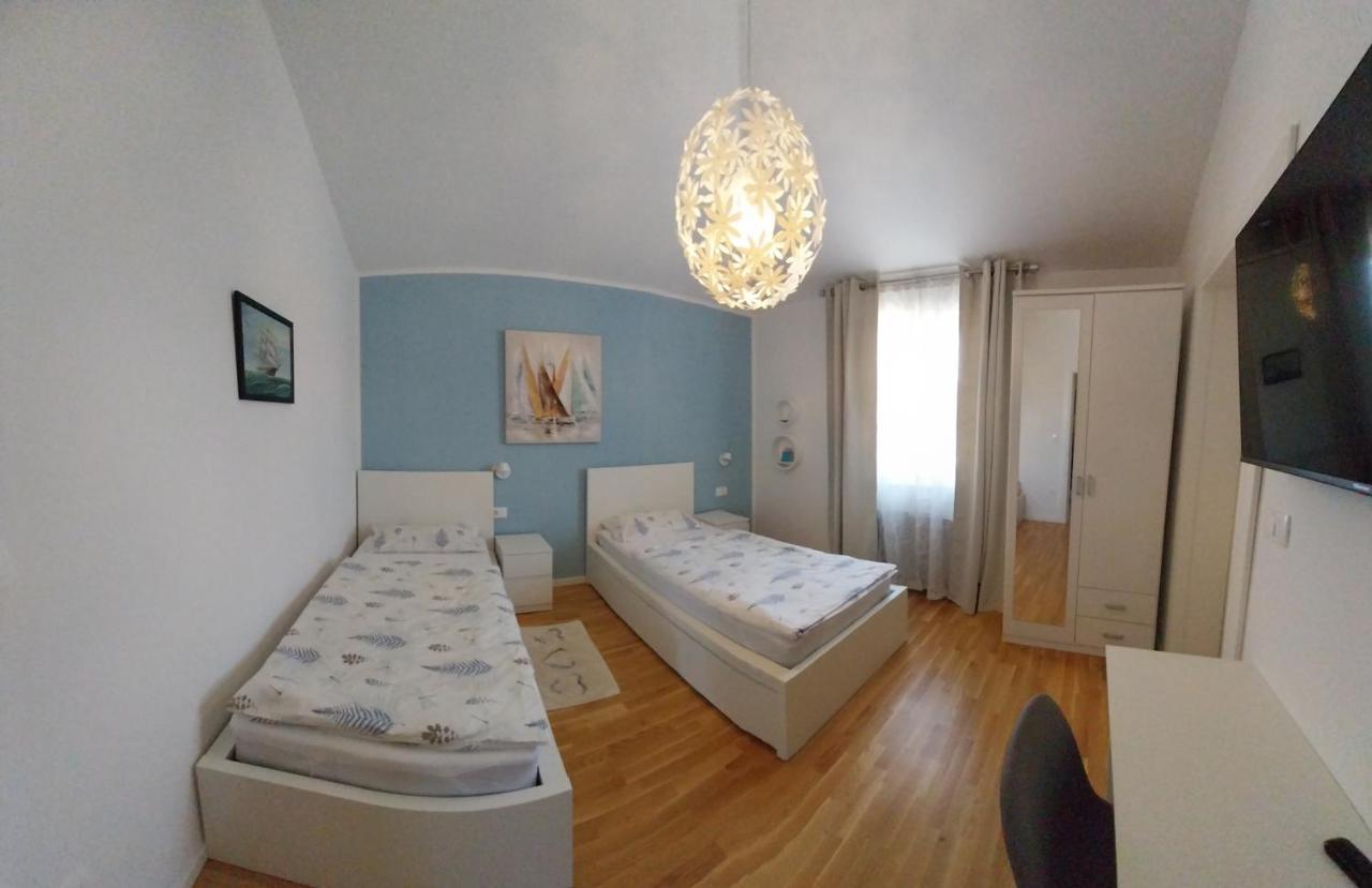 Vila Dubravka - Schoen Und Komfortabel Inmitten Von Olivenbaeumen Und Weinbergen Mit Whirlpool Valtura Exterior photo
