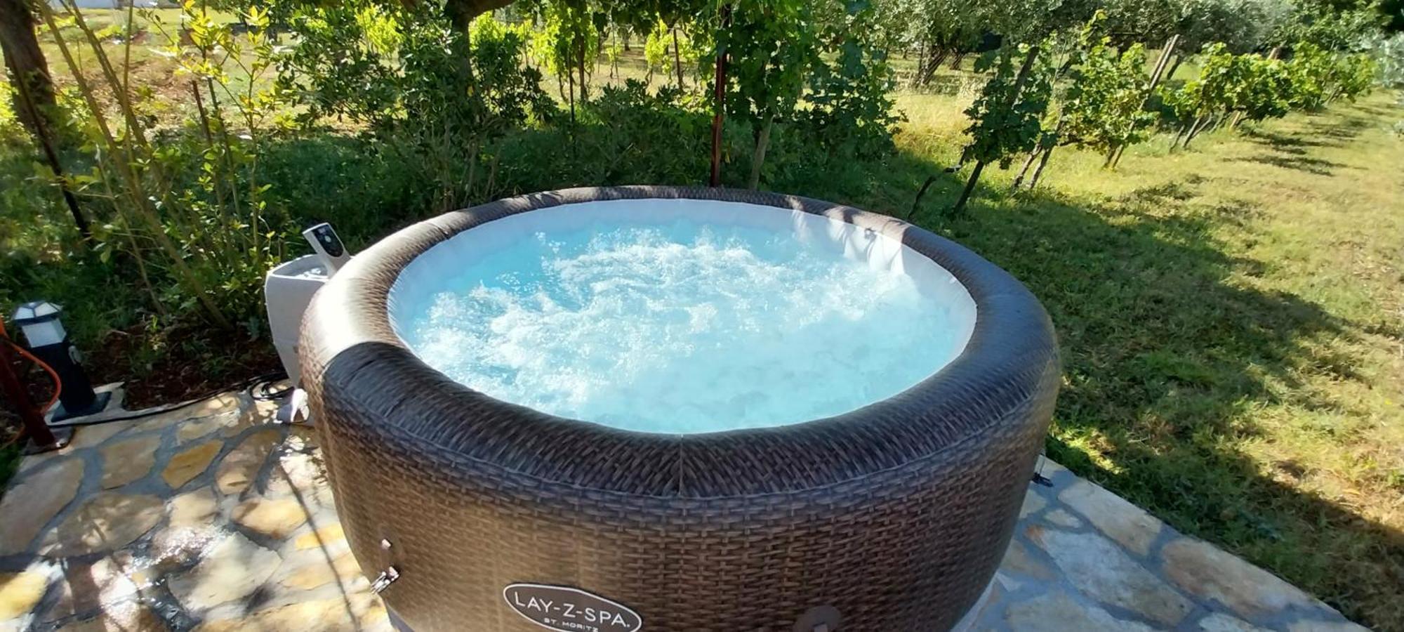 Vila Dubravka - Schoen Und Komfortabel Inmitten Von Olivenbaeumen Und Weinbergen Mit Whirlpool Valtura Exterior photo
